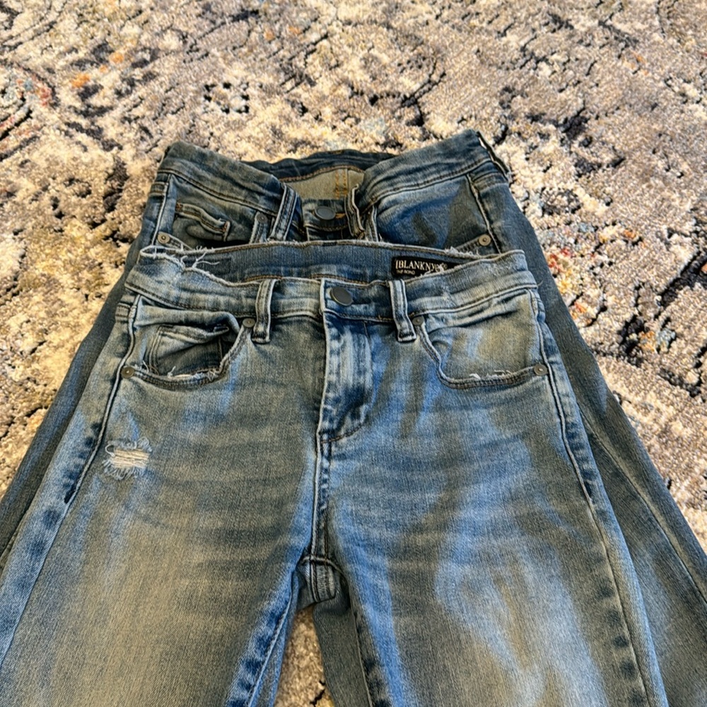 2 pairs of skinny jeans